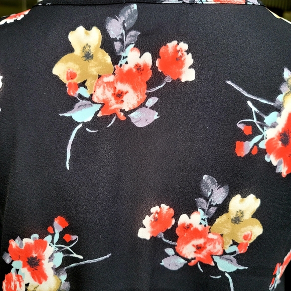 SIENNA SKY Floral Blouse - Picture 11 of 14